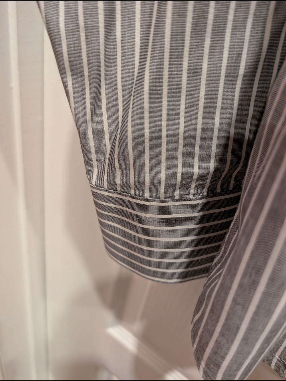 Express Modern Fit Men’s M 15-15.5 Gray White Striped Cotton Dress Shirt - Picture 3 of 6